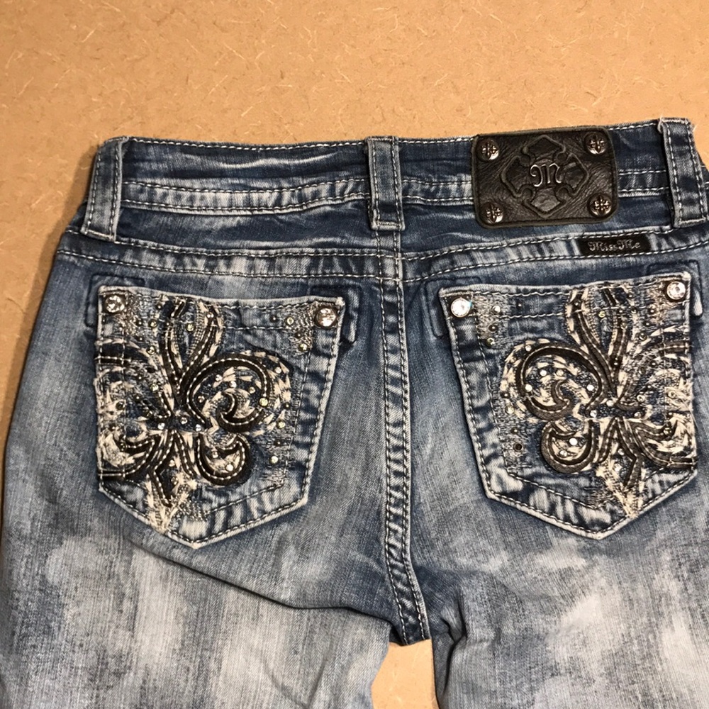 Miss me size 25 boyfriend capris.